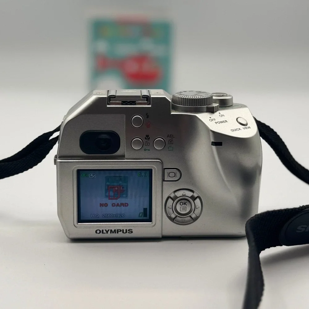Olympus Camedia C-5000 Zoom 5.0MP Digital Camera Silver 3x Optical Zoom Japan